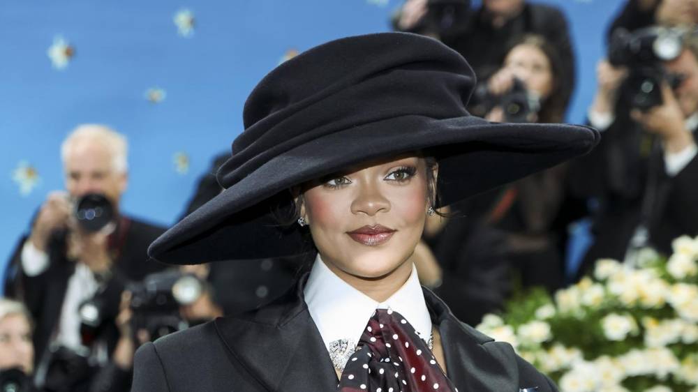 La cantante Rihanna posa en la alfombra roja de la Met Gala 2025. La cantante Rihanna posa en la alfombra roja de la Met Gala 2025.