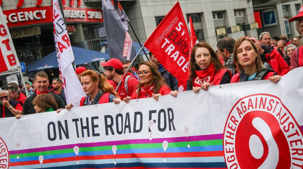 Imagen de la manifestación organizada este lunes en Bruselas por los sindicatos belgas del sector manufacturero, en coordinación con su federación europea industriAll Europe. Imagen de la manifestación organizada este lunes en Bruselas por los sindicatos belgas del sector manufacturero, en coordinación con su federación europea industriAll Europe.