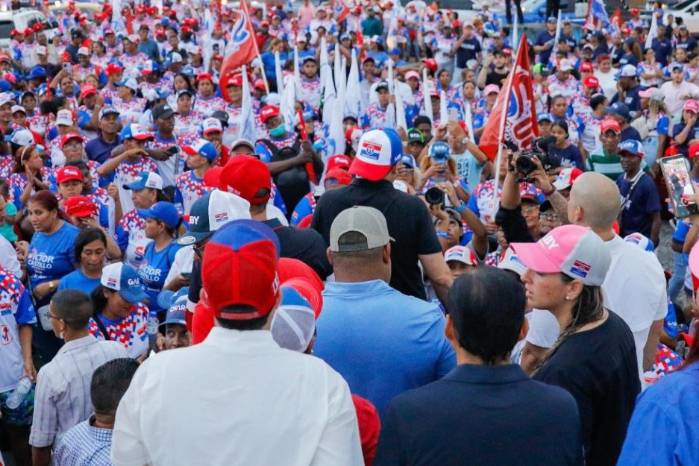La Vía España, la Cinta Costera y la histórica Plaza 5 de Mayo serían algunos de los puntos en donde los candidatos presidenciales realizarán sus cierres de campaña. La Vía España, la Cinta Costera y la histórica Plaza 5 de Mayo serían algunos de los puntos en donde los candidatos presidenciales realizarán sus cierres de campaña.