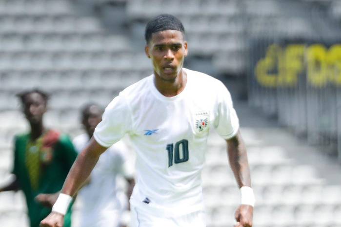 Giovani Herbert durante el partido frente a Mali. Giovani Herbert durante el partido frente a Mali.