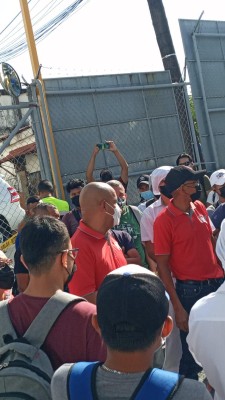 Trabajadores de la empresa Bimbo de Panamá llega hoy a su tercer día de paralización de labores debido al fracaso de la convención colectiva. Trabajadores de la empresa Bimbo de Panamá llega hoy a su tercer día de paralización de labores debido al fracaso de la convención colectiva.