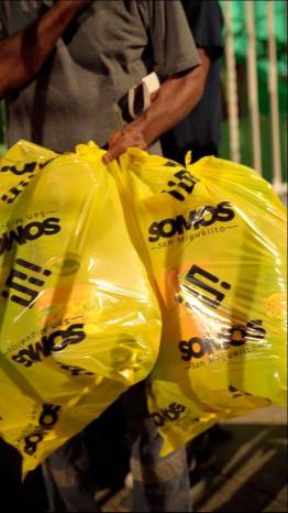 A los residentes que están participando del proyecto se les entregó el Kit Miguelito Sostenible. A los residentes que están participando del proyecto se les entregó el Kit Miguelito Sostenible.