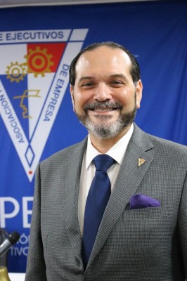 El nuevo presidente de la Apede, Temístocles Rosas. El nuevo presidente de la Apede, Temístocles Rosas.