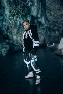 Foto promocional de Albizu donde aparece el cantante puertorriqueño Ozuna. Foto promocional de Albizu donde aparece el cantante puertorriqueño Ozuna.