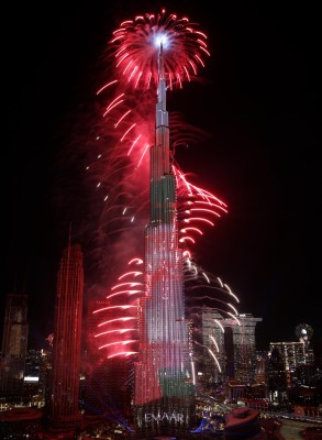 EAU bate cinco récord Guiness con los fuegos artificiales en Año Nuevo EAU bate cinco récord Guiness con los fuegos artificiales en Año Nuevo