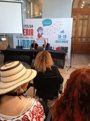 Panamá muestra su acervo literario en Chile Panamá muestra su acervo literario en Chile