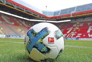 El fútbol está nuevamente en actividad en Alemania, a puertas cerradas, sin público y con medidas sanitarias protocolarias, pero ha mostrado convocatoria llegando a más de 160 países por la televisión. El fútbol está nuevamente en actividad en Alemania, a puertas cerradas, sin público y con medidas sanitarias protocolarias, pero ha mostrado convocatoria llegando a más de 160 países por la televisión.