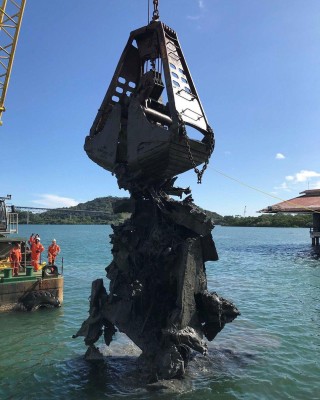 Unidades de las fuerzas navales del @Southcom apoyan al @SENANPanama y estamentos de seguridad panameños para remover un barco hundido en el extremo pacífico del @canaldepanama Unidades de las fuerzas navales del @Southcom apoyan al @SENANPanama y estamentos de seguridad panameños para remover un barco hundido en el extremo pacífico del @canaldepanama