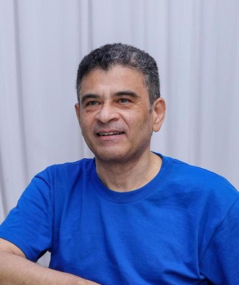 Fotografía del pasado 25 de marzo, cedida por el Presidencia de Nicaragua, del Monseñor Rolando Álvarez durante una visita de sus Hermanos en el Sistema Penitenciario Nacional Jorge Navarro de Tipitapa Fotografía del pasado 25 de marzo, cedida por el Presidencia de Nicaragua, del Monseñor Rolando Álvarez durante una visita de sus Hermanos en el Sistema Penitenciario Nacional Jorge Navarro de Tipitapa