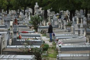 Imagen de archivo del cementerio de la Almudena de Madrid. Imagen de archivo del cementerio de la Almudena de Madrid.
