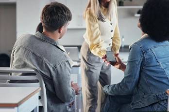 El informe no solo señala a las marcas fabricantes, sino que también pone el foco en los agentes económicos. El informe no solo señala a las marcas fabricantes, sino que también pone el foco en los agentes económicos.