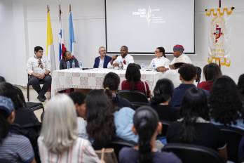 De izquierda a derecha: Juan Diego Galviz Pérez, Paola Meneses, Daniel Domínguez Z., Samuel Silvestre Jr., Josefa Bichili y Marcos Martínez. De izquierda a derecha: Juan Diego Galviz Pérez, Paola Meneses, Daniel Domínguez Z., Samuel Silvestre Jr., Josefa Bichili y Marcos Martínez.