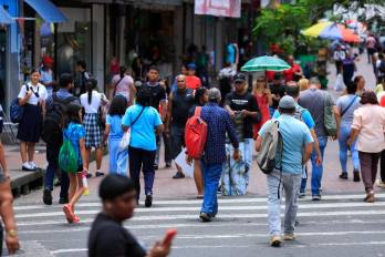 Si la deuda de septiembre fuese cubierta por los panameños cada uno debería aportar $13,021. Si la deuda de septiembre fuese cubierta por los panameños cada uno debería aportar $13,021.