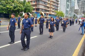 Las delegaciones estudiantiles son las protagonistas de los desfiles cívicos en todo Panamá, como parte de la celebración de las fiestas patrias. Las delegaciones estudiantiles son las protagonistas de los desfiles cívicos en todo Panamá, como parte de la celebración de las fiestas patrias.