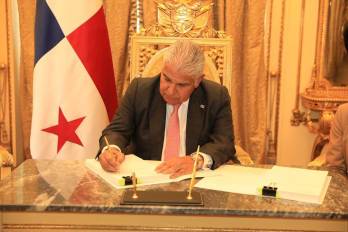 El mandatario subrayó que el presupuesto busca dinamizar la economía, generar empleo y mejorar la calidad de vida de los panameños. El mandatario subrayó que el presupuesto busca dinamizar la economía, generar empleo y mejorar la calidad de vida de los panameños.