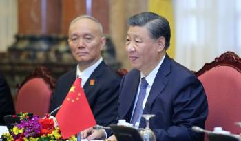 Imagen de archivo del presidente de China, Xi Jinping (d). EFE/EPA/LUONG THAI LINH / POOL