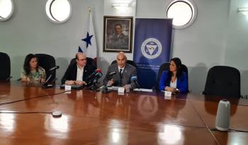 Momentos en que se presentó la Encuesta Nacional del Índice de Confianza del Consumidor Panameño (ICCP), en conferencia de prensa.