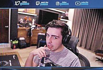 Shroud es un transmisor polaco-canadiense de videojuegos de todo tipo. Shroud es un transmisor polaco-canadiense de videojuegos de todo tipo.