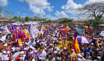 El candidato presidencial de Cambio Democrático y el Partido Panameñista Romulo Roux visitaron La Printada