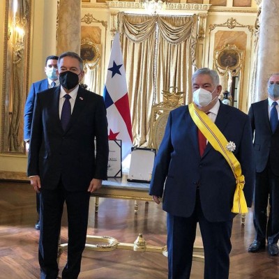 Laurentino Cortizo, presidente de Panamá junto a Haralambos 'Bobby' Tzanetatos, quien recibió en agosto de 2020, la Orden Manuel Amador Guerrero. Laurentino Cortizo, presidente de Panamá junto a Haralambos 'Bobby' Tzanetatos, quien recibió en agosto de 2020, la Orden Manuel Amador Guerrero.