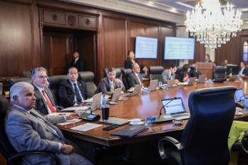 Estas designaciones deben enviarse a la Comisión de Credenciales de la Asamblea. Estas designaciones deben enviarse a la Comisión de Credenciales de la Asamblea.