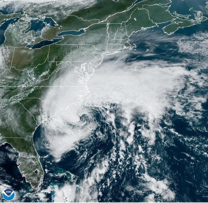 Fotografía satelital en la que se ve a la tormenta tropical Ophelia Fotografía satelital en la que se ve a la tormenta tropical Ophelia