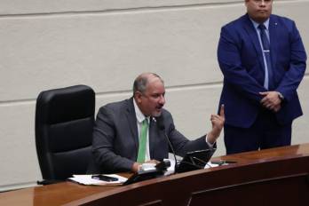 Herrera subrayó que su administración apuesta por una Asamblea más abierta, moderna y cercana a la ciudadanía. Herrera subrayó que su administración apuesta por una Asamblea más abierta, moderna y cercana a la ciudadanía.