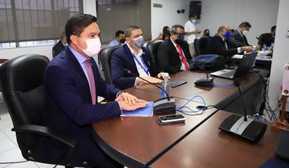 El viceministro del MEF, Jorge Almengor, sustentó el traslado de partida. El viceministro del MEF, Jorge Almengor, sustentó el traslado de partida.