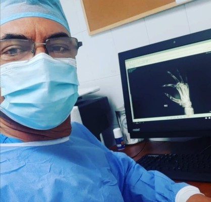 Royo se especializó de ortopedia. Sus actuales laborales la ejercía en la policlínica Dr. Blas Daniel Gómez Chetro, de la CSS, en el distrito de Arraiján, Panamá Oeste. Royo se especializó de ortopedia. Sus actuales laborales la ejercía en la policlínica Dr. Blas Daniel Gómez Chetro, de la CSS, en el distrito de Arraiján, Panamá Oeste.