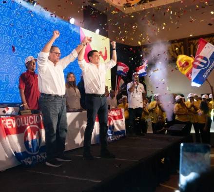 Este fin de semana Carrizo anunció al médico colonense Camilo Alleyne como su compañero a la vicepresidencia. Este fin de semana Carrizo anunció al médico colonense Camilo Alleyne como su compañero a la vicepresidencia.