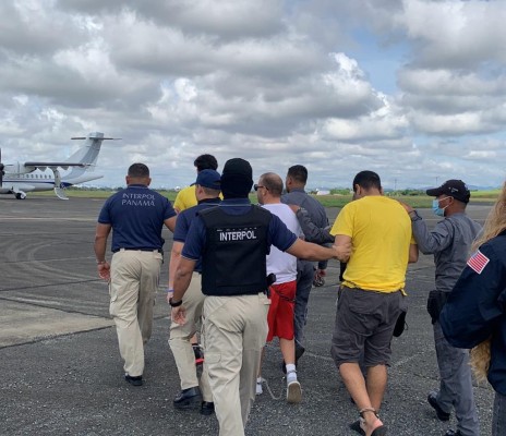 Interpol Panamá extradita a 26 extranjeros y aprehende a 25 por diversos delitos hasta agosto de 2023. Interpol Panamá extradita a 26 extranjeros y aprehende a 25 por diversos delitos hasta agosto de 2023.