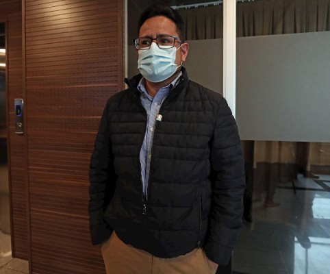 El diputado del Movimiento al Socialismo (MAS) Danny Rojas posa para Efe el 20 de diciembre de 2021, en La Paz (Bolivia). El diputado del Movimiento al Socialismo (MAS) Danny Rojas posa para Efe el 20 de diciembre de 2021, en La Paz (Bolivia).