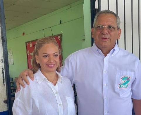 Guillén fue el segundo de los cuatro precandidatos presidenciales en votar este domingo. Guillén fue el segundo de los cuatro precandidatos presidenciales en votar este domingo.