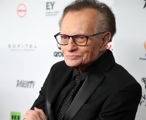 En la imagen, el presentador de televisión estadounidense Larry King. | En la imagen, el presentador de televisión estadounidense Larry King. |
