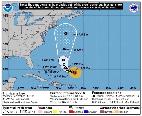 Lee se mueve con rumbo noroeste a 7 millas por hora (11 km/h) y se prevé que en los próximos días pase al oeste de Bermuda. Lee se mueve con rumbo noroeste a 7 millas por hora (11 km/h) y se prevé que en los próximos días pase al oeste de Bermuda.