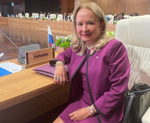 Mariela Sagel, embajadora de Panamá en Türkiye, y concurrente en Azerbaiyán. Mariela Sagel, embajadora de Panamá en Türkiye, y concurrente en Azerbaiyán.