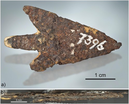 La punta de flecha prehistórica Mörigen hecha con hierro meteorítico. La punta de flecha prehistórica Mörigen hecha con hierro meteorítico.