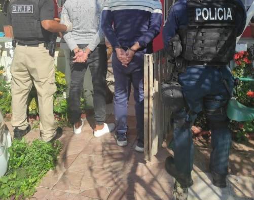 La PGN y la Policía Nacional realizaron un total de 23 diligencias de allanamientos en Panamá y Panamá Oeste. La PGN y la Policía Nacional realizaron un total de 23 diligencias de allanamientos en Panamá y Panamá Oeste.