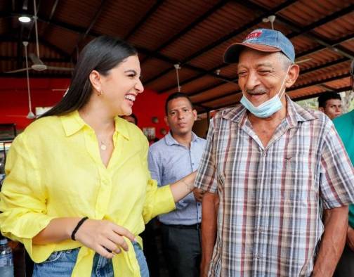 La ex diputada Katleen Levy inició el proceso de recolección de firmas en el corregimiento 24 de Diciembre. La ex diputada Katleen Levy inició el proceso de recolección de firmas en el corregimiento 24 de Diciembre.