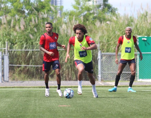 La Selección de Fútbol de Panamá durante sus entrenamientos para su cita con su similar de Costa Rica. La Selección de Fútbol de Panamá durante sus entrenamientos para su cita con su similar de Costa Rica.