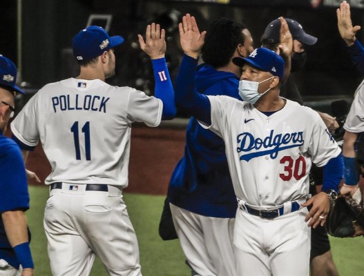 Los Dodgers empatan la serie con los Bravos Los Dodgers empatan la serie con los Bravos