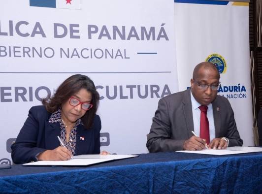 La titular de Cultura, Giselle González y el procurador general de la Nación, Javier Caraballo. La titular de Cultura, Giselle González y el procurador general de la Nación, Javier Caraballo.
