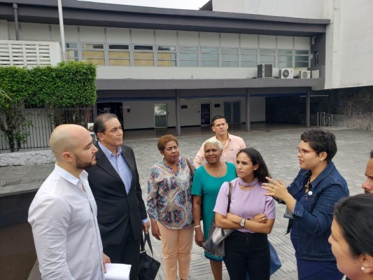 El diputado Edison Broce acudió a conocer la propuesta. Ciam solicitó su apoyo. El diputado Edison Broce acudió a conocer la propuesta. Ciam solicitó su apoyo.