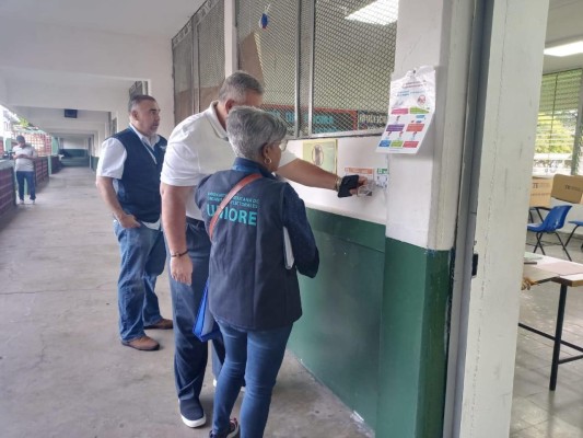 A las 7:00 a.m. de este domingo 2 de julio abrieron las 715 mesas, en 582 centros de votación de RM. A las 7:00 a.m. de este domingo 2 de julio abrieron las 715 mesas, en 582 centros de votación de RM.