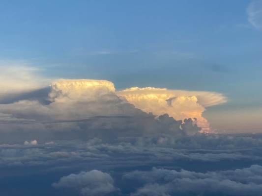 Fotografía divulgada por de la NOAA donde se muestra una vista de la tormenta tropical Idalia, tomada el domingo 27 de agosto desde Lakeland, Florida (EE.UU.). Fotografía divulgada por de la NOAA donde se muestra una vista de la tormenta tropical Idalia, tomada el domingo 27 de agosto desde Lakeland, Florida (EE.UU.).