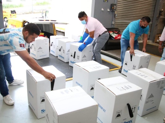 Con el nuevo embarque se ampliará la cobertura de primeras, segundas y dosis de refuerzos de las jornadas de vacunación que desarrolla PanavaC-19 en todo el país. Con el nuevo embarque se ampliará la cobertura de primeras, segundas y dosis de refuerzos de las jornadas de vacunación que desarrolla PanavaC-19 en todo el país.