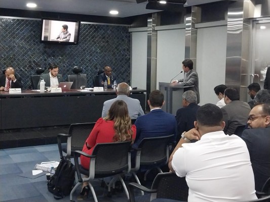 Alfaro Boyd defendió el contrato minero con sus modificación. Alfaro Boyd defendió el contrato minero con sus modificación.
