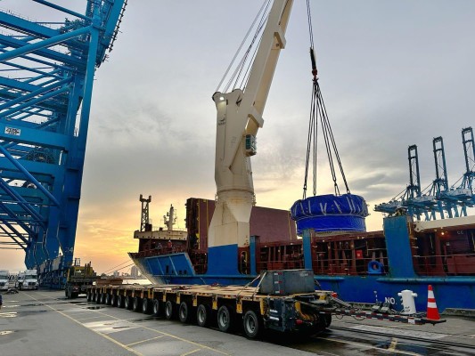 La tuneladora, fabricada en Alemania, desembarcó en el puerto de Manzanillo. La tuneladora, fabricada en Alemania, desembarcó en el puerto de Manzanillo.