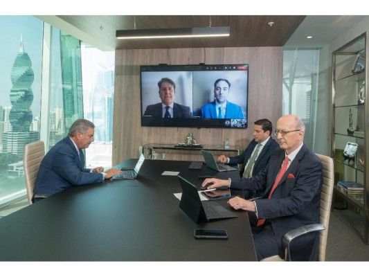 Comité Ejecutivo de Active Re, localizado en 3 diferentes países y continentes, de izquierda a derecha: Juan Antonio Niño Pulgar – Executive Chairman; Luis Antonio Ibáñez – Global Chief Operating Officer; Martin Bages – VP Business Manager; Christian Vergara – Chief Financial Officer; Ramón Martinez Carrera – Chief Executive Officer Comité Ejecutivo de Active Re, localizado en 3 diferentes países y continentes, de izquierda a derecha: Juan Antonio Niño Pulgar – Executive Chairman; Luis Antonio Ibáñez – Global Chief Operating Officer; Martin Bages – VP Business Manager; Christian Vergara – Chief Financial Officer; Ramón Martinez Carrera – Chief Executive Officer