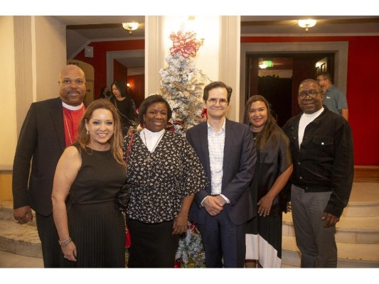 Multibank presenta “Magical Holiday”, un espectáculo musical para toda la familia a beneficio de Asociación Pro Danza de Panamá Multibank presenta “Magical Holiday”, un espectáculo musical para toda la familia a beneficio de Asociación Pro Danza de Panamá